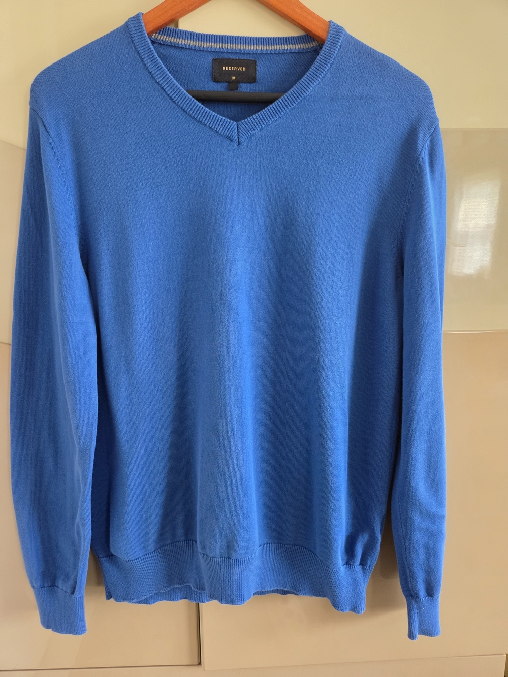 Reserved Men's Blue V-Neck Knit Sweater Size M Long Sleeve Pullover Soft Casual